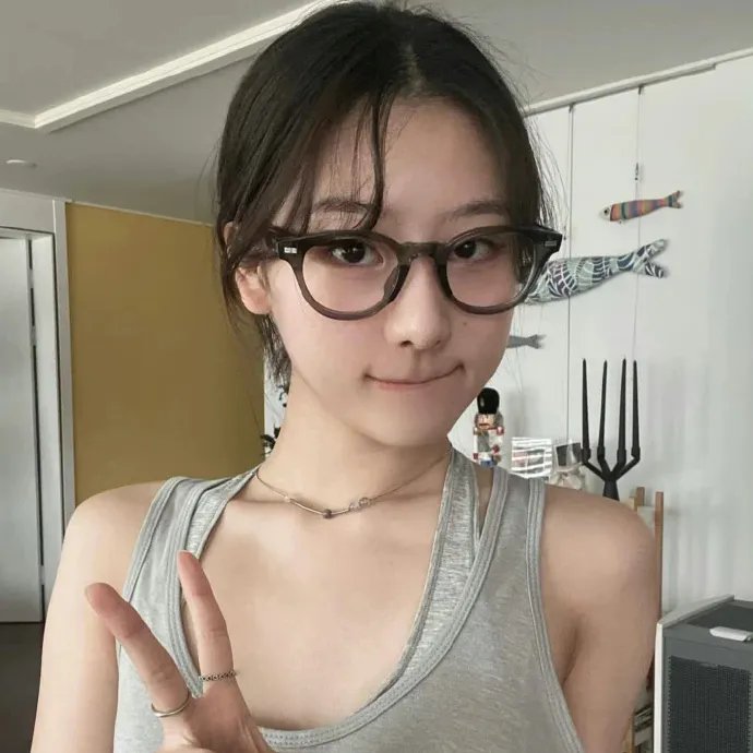 佐伊 封面
