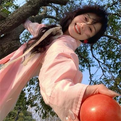女仆 封面